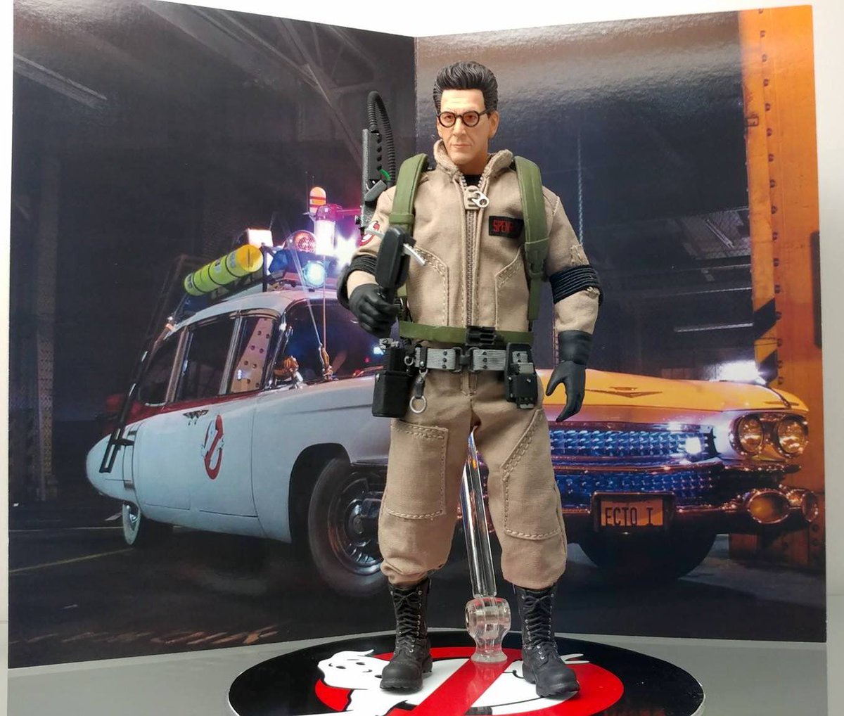 Figurines Mezco